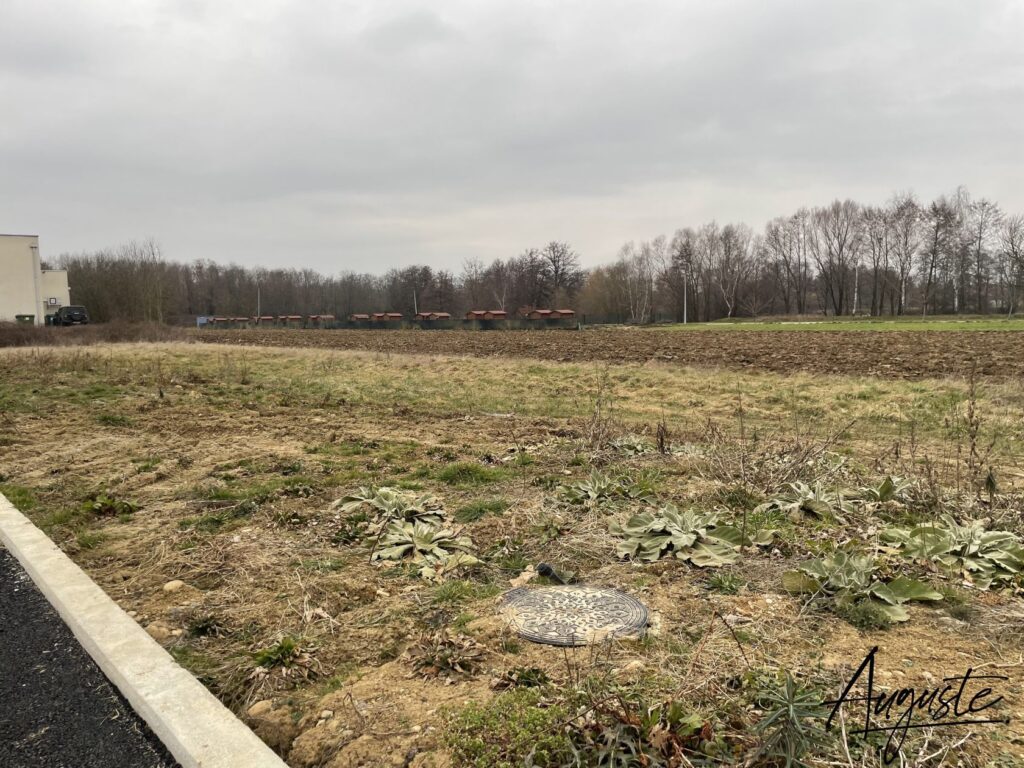 Terrain à bâtir de 450 m² à DANNEMARIE (68)
